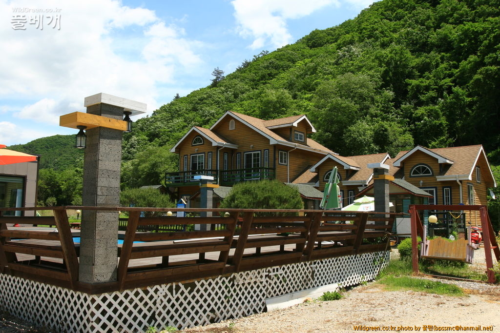 흥정계곡 파밀리아펜션 (1).JPG : 12일 풀베개 모임 장소 = 파밀리아 펜션